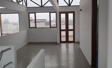 VENTA DE HERMOSO DPTO DUPLEX EN CONDOMINIO JIRÓN MORRO SOLAR SURCO