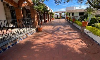 VENTA EXCELENTE CASA EN CONDOMINIO EN AV. CENTENARIO, COL. SANTA LUCÍA