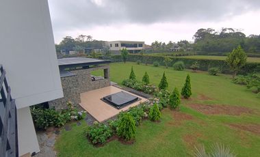 Modern and Luxurious Home Next to Club Campestre Llanogrande