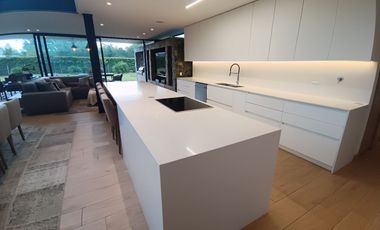 Modern and Luxurious Home Next to Club Campestre Llanogrande