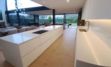 Modern and Luxurious Home Next to Club Campestre Llanogrande
