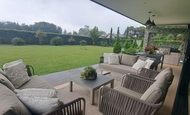 Modern and Luxurious Home Next to Club Campestre Llanogrande