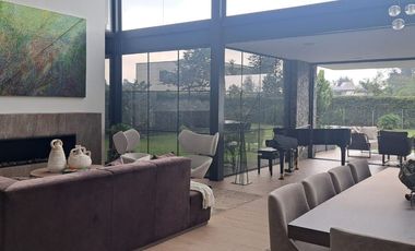 Modern and Luxurious Home Next to Club Campestre Llanogrande