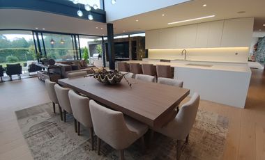 Modern and Luxurious Home Next to Club Campestre Llanogrande