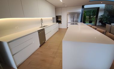 Modern and Luxurious Home Next to Club Campestre Llanogrande