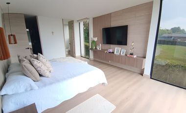 Modern and Luxurious Home Next to Club Campestre Llanogrande