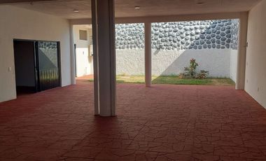 Casa en Tonalá 3 Niveles, PB se puede adaptar para negocio