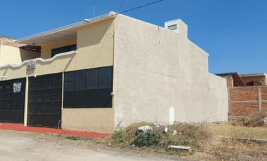 Casa en Tonalá 3 Niveles, PB se puede adaptar para negocio