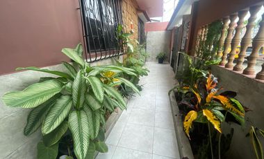 CIUDADELA GUAYACANES TERCERA ETAPA VENDO PRECIOSA CASA DE TRES PISOS, FULL ACABADOS
