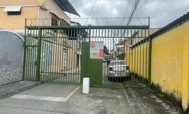 CIUDADELA GUAYACANES TERCERA ETAPA VENDO PRECIOSA CASA DE TRES PISOS, FULL ACABADOS