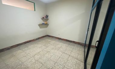 CIUDADELA GUAYACANES TERCERA ETAPA VENDO PRECIOSA CASA DE TRES PISOS, FULL ACABADOS
