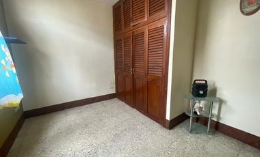 CIUDADELA GUAYACANES TERCERA ETAPA VENDO PRECIOSA CASA DE TRES PISOS, FULL ACABADOS