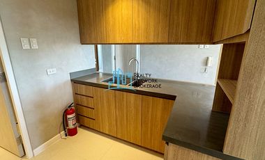 3 Bedroom Corner Unit For Sale in Mandani Bay