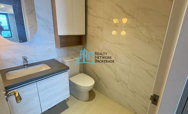 3 Bedroom Corner Unit For Sale in Mandani Bay