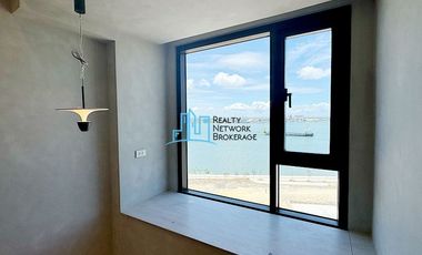 3 Bedroom Corner Unit For Sale in Mandani Bay
