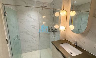 3 Bedroom Corner Unit For Sale in Mandani Bay