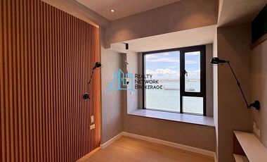 3 Bedroom Corner Unit For Sale in Mandani Bay