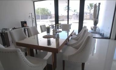 Casa de lujo en Venta en Residencial Valle de los Reyes a 15 minutos de plaza mayor y de Lagos de Moreno