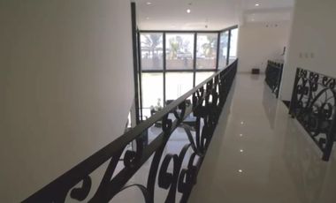 Casa de lujo en Venta en Residencial Valle de los Reyes a 15 minutos de plaza mayor y de Lagos de Moreno
