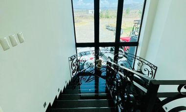 Casa de lujo en Venta en Residencial Valle de los Reyes a 15 minutos de plaza mayor y de Lagos de Moreno