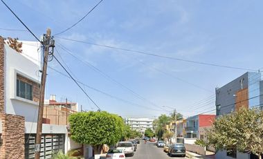Hermosa casa en remate en Jardines de Santa Isabel, Guadalajara, Jalisco