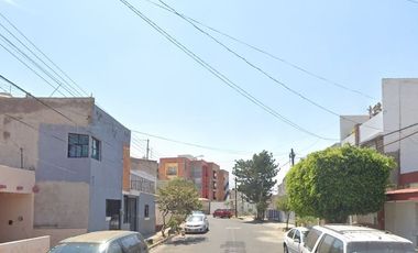 Hermosa casa en remate en Jardines de Santa Isabel, Guadalajara, Jalisco