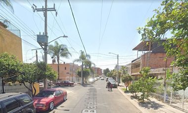 Hermosa casa en remate en Jardines de Santa Isabel, Guadalajara, Jalisco