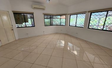 Via la Costa, Venta de hermosa Casa de Hacienda con Piscina