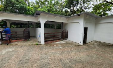 Via la Costa, Venta de hermosa Casa de Hacienda con Piscina