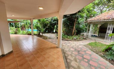 Via la Costa, Venta de hermosa Casa de Hacienda con Piscina