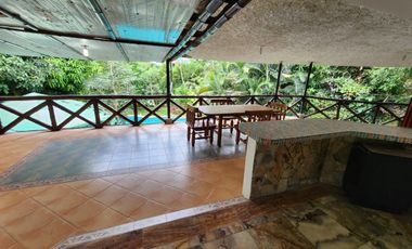 Via la Costa, Venta de hermosa Casa de Hacienda con Piscina