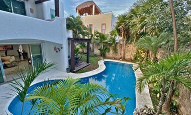 Casa con alberca y jacuzzi, en residencial privado, venta Playa del Carmen.