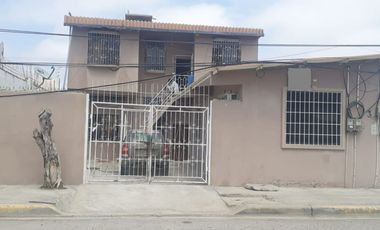 Casa Rentera de venta en Barrio Puerto Nuevo. La Libertad, Santa Elena