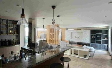 VENTA DE HERMOSO DUPLEX EN MONTERRICO CHICO, SURCO