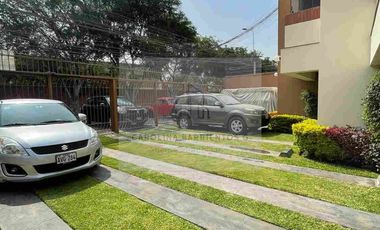 VENTA DE HERMOSO DUPLEX EN MONTERRICO CHICO, SURCO