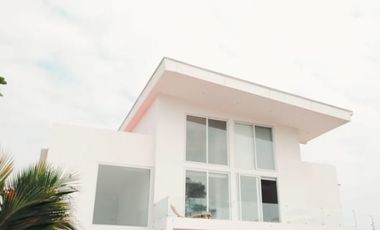 Hermosa Casa con Vista al Mar en Playa Pacoa