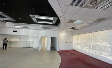 LOCAL COMERCIAL EN ESQUINA SOBRE AVE PRINCIPAL Y EXCELENTE SECTOR