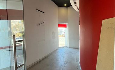 LOCAL COMERCIAL EN ESQUINA SOBRE AVE PRINCIPAL Y EXCELENTE SECTOR
