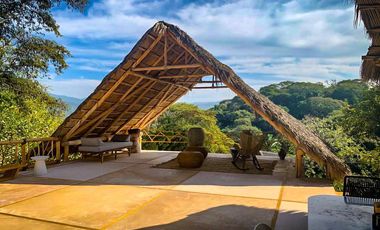 CASA EN VENTA EN SAYULITA.