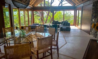 CASA EN VENTA EN SAYULITA.