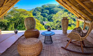 CASA EN VENTA EN SAYULITA.