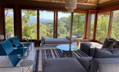 CASA EN VENTA EN SAYULITA.