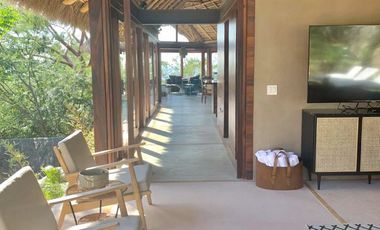 CASA EN VENTA EN SAYULITA.