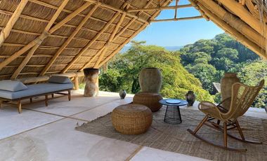 CASA EN VENTA EN SAYULITA.