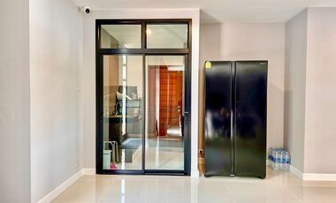 Luxury house for sale, Pool Villa, Phahonyothin 56, Sai Mai, Bangkok.