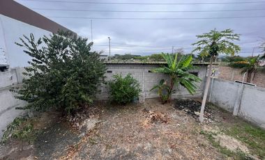 VENTA DE TERRENO DE OPORTUNIDAD A 10 METROS DEL PASO LATERAL DE PORTOVIEJO