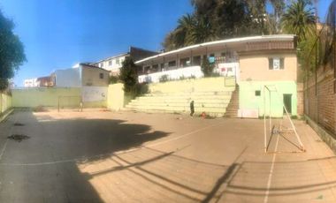 Gran terreno y casa Frente A Playa Chica