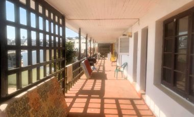 Gran terreno y casa Frente A Playa Chica