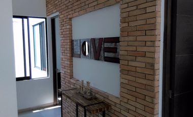 VENTA DE CASA EN CONDOMINIO CON ALBERCA EN JIUTEPEC
