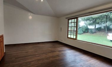 Alquiler de casa grande en Guápulo, para vivienda, oficinas o usos varios.